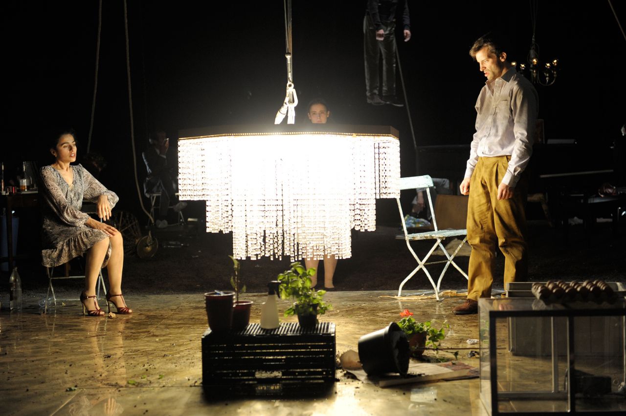 Kinder der Sonne 5_Maxim Gorki Theater